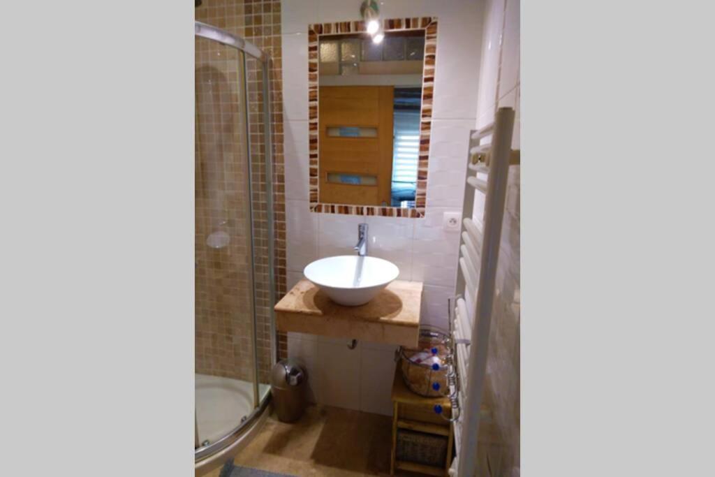 Appartement De Charme Au Coeur Du Vieil Antibes Dış mekan fotoğraf
