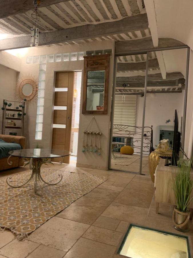 Appartement De Charme Au Coeur Du Vieil Antibes Dış mekan fotoğraf