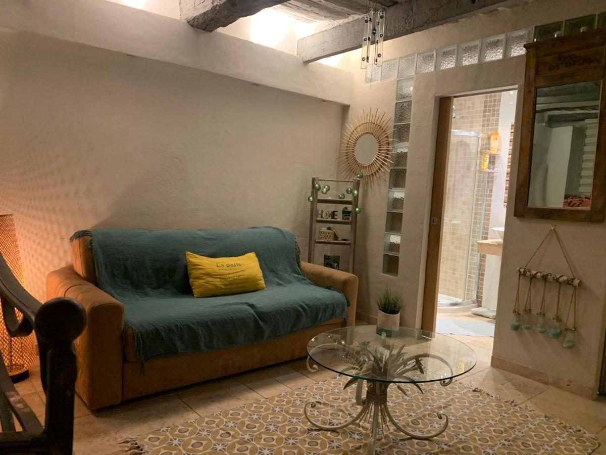 Appartement De Charme Au Coeur Du Vieil Antibes Dış mekan fotoğraf